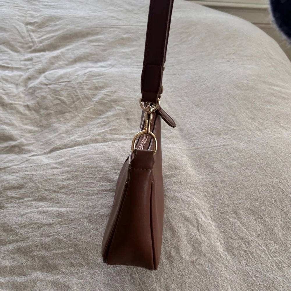 Classic Women's Handbag Set - Picture 9 of 16